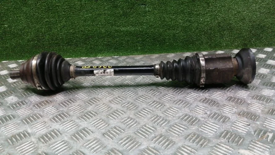 привод Volkswagen CBAB,CFF 5N1 Volkswagen Tiguan CBAB,CFF 5N1 5N0407766,5N0407764L