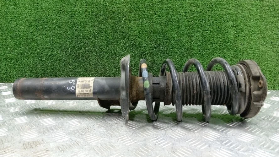стойка Volkswagen CCTA B6,3C2 Volkswagen Passat CCTA B6,3C2 3C0413031M