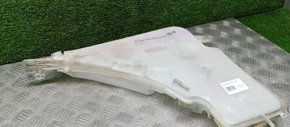 бачок омывателя Bmw N47D20C F30 Bmw 3-Series N47D20C F30 7241679,7241680,61667241680