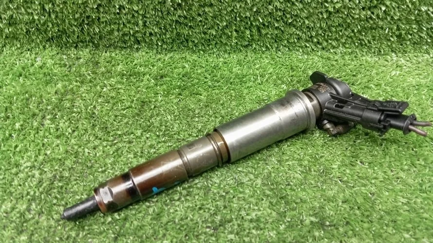 форсунка дизельная Infiniti V9X Y51 Infiniti Q70 V9X Y51 16600-00Q1H,1660000Q1H