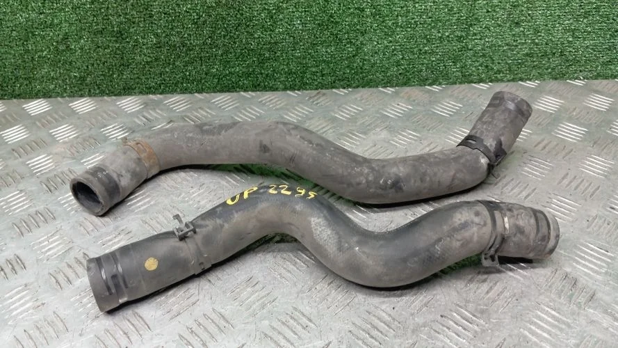 патрубок радиатора Infiniti VQ37VHR Y51 Infiniti Q70 VQ37VHR Y51 215011CB0A
