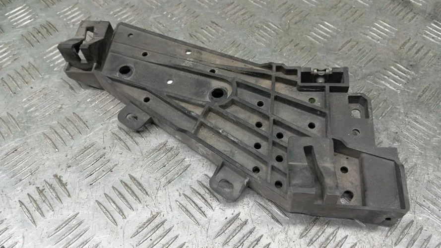 крепление фары Infiniti VQ37VHR Y51 Infiniti Q70 VQ37VHR Y51 625641MA0A