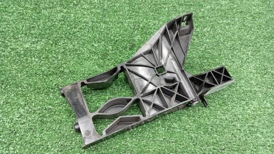 крепление фары Audi CTUA,CDUC,CDUD 4G2,4G5 Audi A6 CTUA,CDUC,CDUD 4G2,4G5 4G0805607