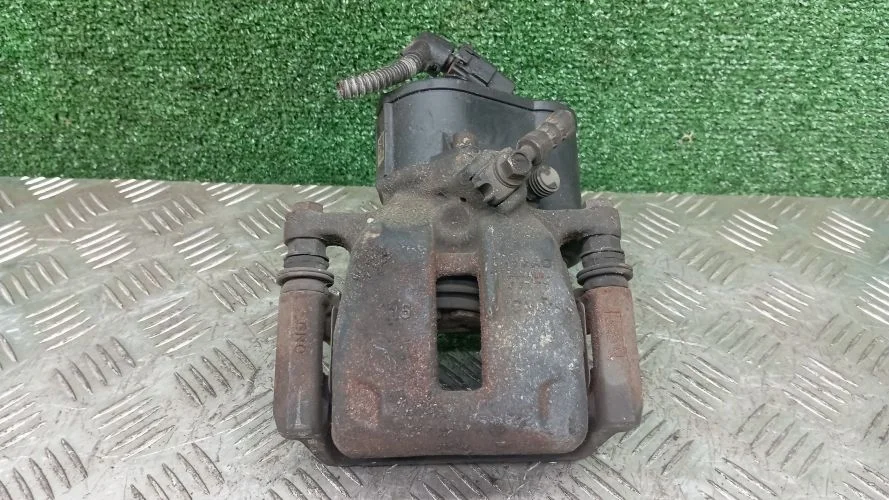 суппорт Volkswagen CBAB,CFF,CBBB,CBFA,CCTA,CFFB,CUWA 5N1,357,3C2,3C5,358,5N2 Volkswagen tiguan CBAB,CFF,CBBB,CBFA,CCTA,CFFB,CUWA 5N1,357,3C2,3C5,358,5N2 5N0615403