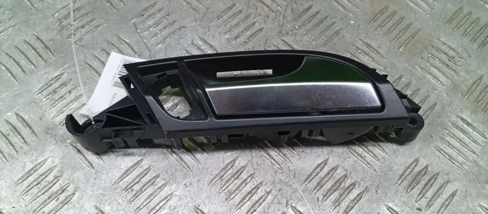 ручка двери внутренняя Audi BUG 4LB Audi Q7 BUG 4LB 4L0837020A