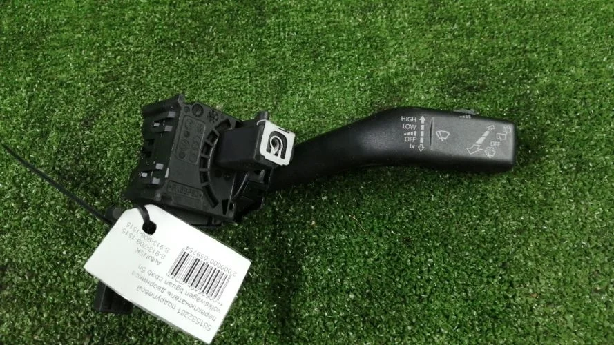 подрулевой переключатель дворников Volkswagen CBAB,CAYC 5N,162 Volkswagen tiguan CBAB,CAYC 5N,162 1K0953519H
