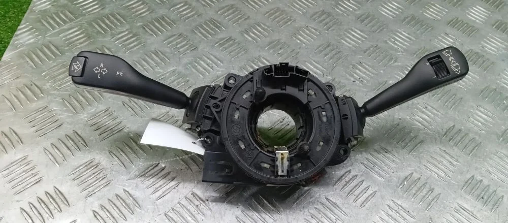 подрулевой переключатель в сборе Bmw 306S3,N47D20C,256S5,N47D20A E53,E83 Bmw X5,X3 306S3,N47D20C,256S5,N47D20A E53,E83 61318379091,61318363668,61318363669,61318373901