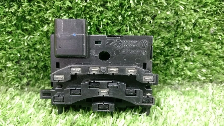 датчик угла поворота рулевого колеса Volkswagen CBAB 5N1 Volkswagen Tiguan CBAB 5N1 1K0959654,1K0953549