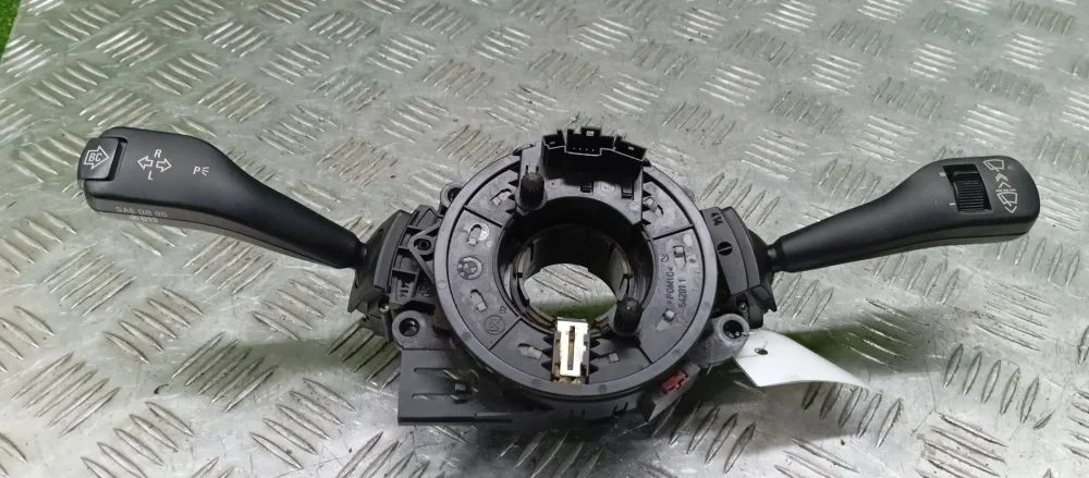подрулевой переключатель в сборе Bmw 306S3,N47D20C,256S5,N47D20A E53,E83 Bmw X5,X3 306S3,N47D20C,256S5,N47D20A E53,E83 61318379091,61318363668,61318363669,61318373901