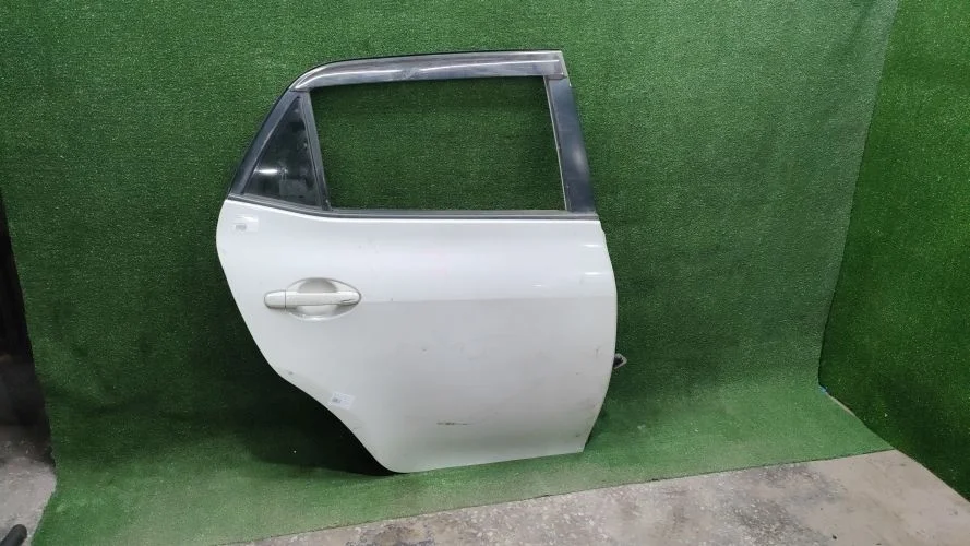 дверь боковая Toyota 2ZR-FAE ZRE152 Toyota Auris 2ZR-FAE ZRE152 6700312A10