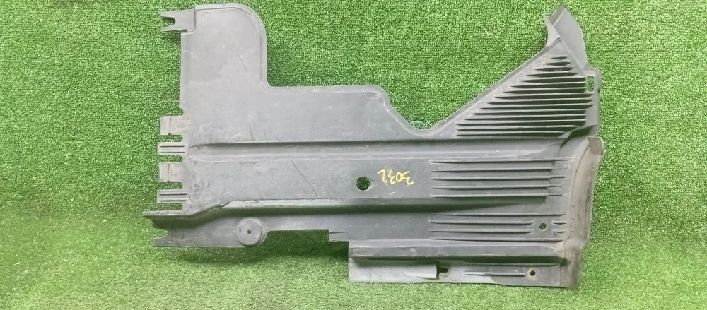 защита антигравийная Audi CAEB 8K2 Audi A4 CAEB 8K2 8K0825216F