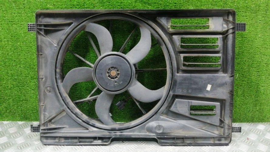 диффузор радиатора Ford UFDB,D4204T CB8 Ford Focus3,Focus UFDB,D4204T CB8 1741637,8V618C607RD,0130308448,3135104065,3130099024
