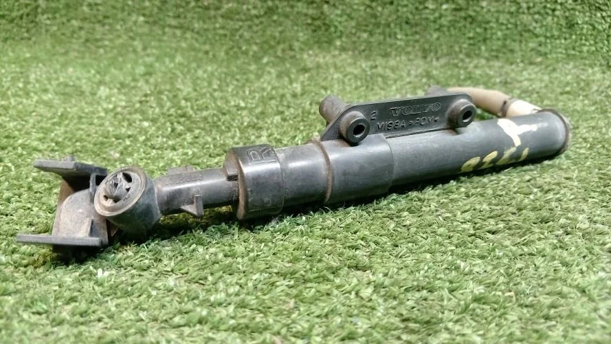 форсунка омывателя фар Volvo D5244T10 AS70 Volvo S80 D5244T10 AS70 31294175