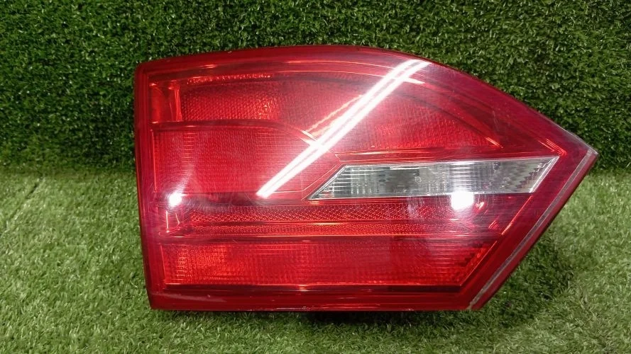 вставка багажника Volkswagen CAXA,CAYC 162 Volkswagen Jetta CAXA,CAYC 162 5C6945093A