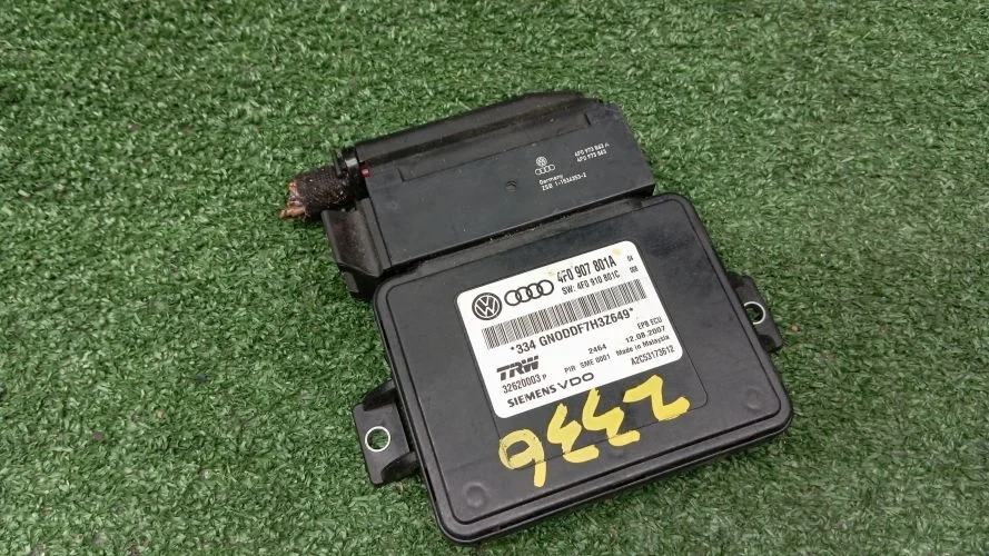 блок управления ручного тормоза Audi AUK,BKH 4F2 Audi A6 AUK,BKH 4F2 4F0907801A,4F0910801C,A2C53173612