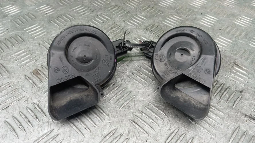 сигнал звуковой Audi CAEA,CAHA 8K2,8RB Audi A4,Q5 CAEA,CAHA 8K2,8RB 8K0951221,8T0951223