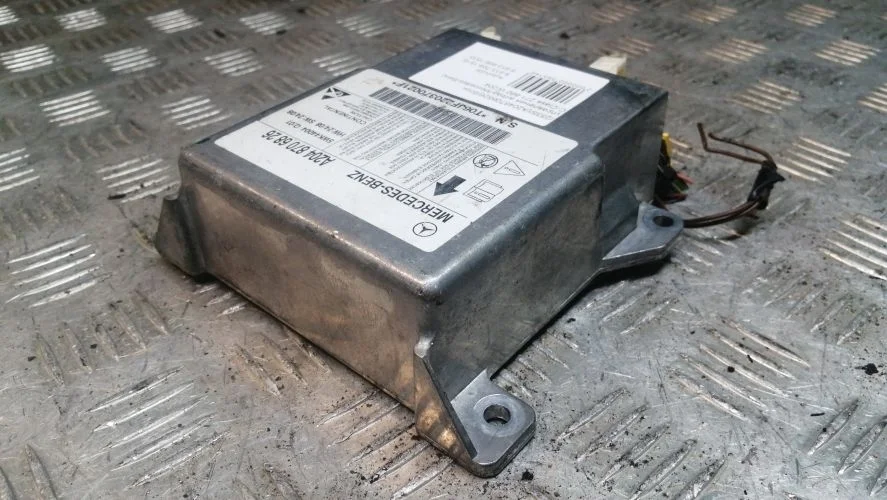 блок управления airbag Mercedes-Benz 271860 W204 Mercedes-Benz C-Class 271860 W204 A2048706826