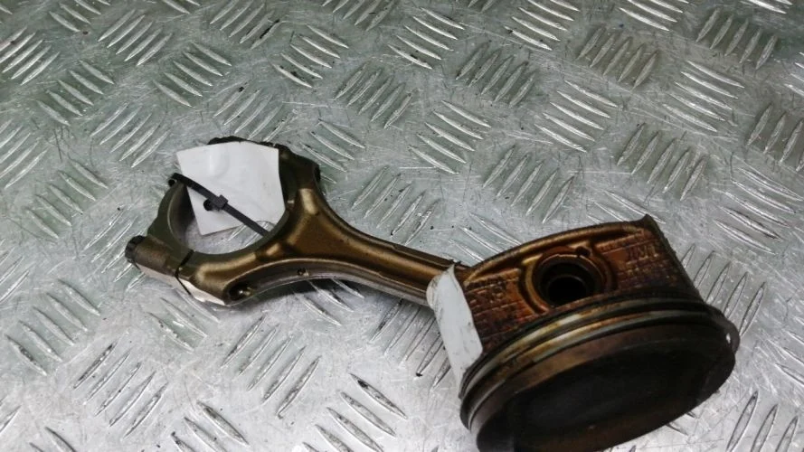 поршень с шатуном Toyota 2AZFE ACM26 Toyota Ipsum 2AZFE ACM26 1321128031,1320129685