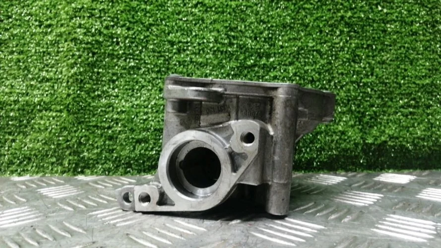 вакуумный насос Audi CDNB 8K2 Audi A4 CDNB 8K2 06J145100C