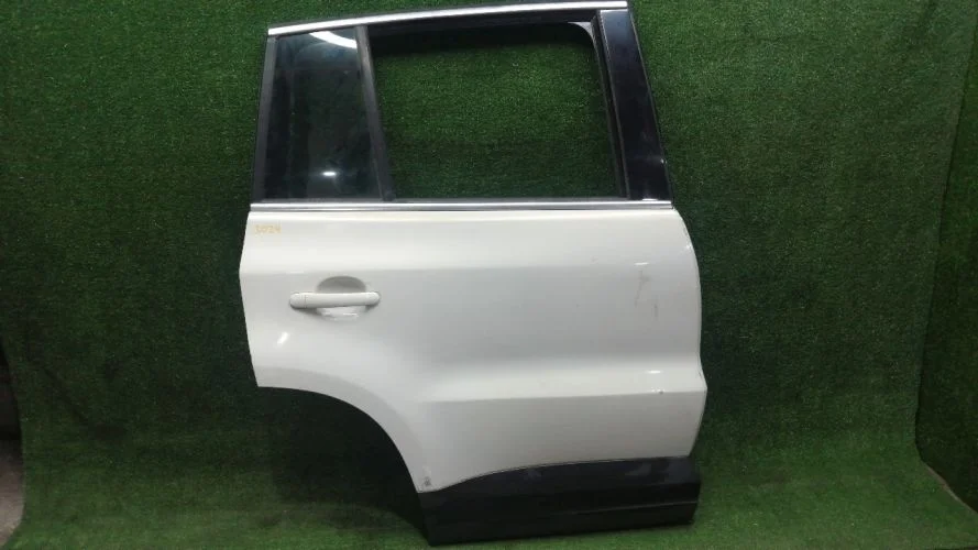 дверь боковая Volkswagen CAVA,CBAB,CFF,CCTA,CFFB 5N1 Volkswagen tiguan CAVA,CBAB,CFF,CCTA,CFFB 5N1 5N0833056A