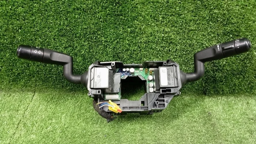 подрулевой переключатель в сборе Land Rover 224DT L359 Land Rover Freelander 224DT L359 LR003589,LR003587
