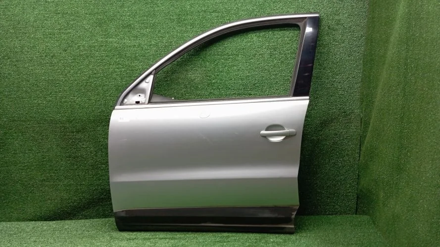 дверь боковая Volkswagen CAVA,CBAB,CFF,CCTA,CFFB 5N1 Volkswagen Tiguan CAVA,CBAB,CFF,CCTA,CFFB 5N1 5N0831055B