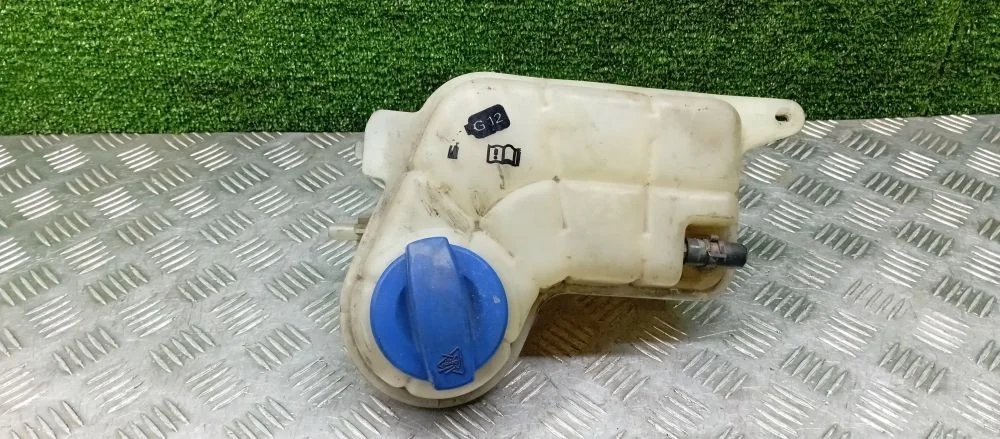 бачок расширительный Audi BKH,BYK 4F2 Audi A6 BKH,BYK 4F2 4F0121403N,4F0121403C