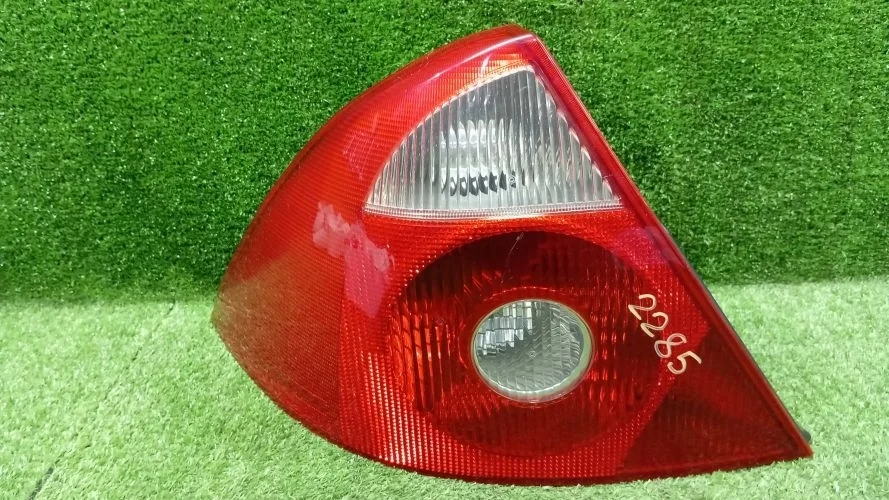 задний фонарь Ford LCDB B4Y Ford Mondeo 3 LCDB B4Y 1371859