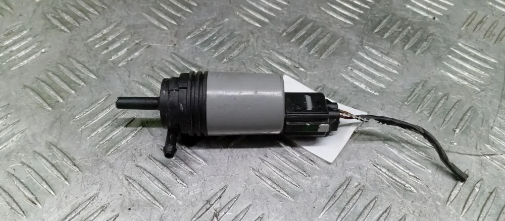 мотор омывателя Bmw N57D30A,N63B44A,306D3,N47D20C,N54B30A,N47D20D,N52B30A,N52B30AF E70,E71,F25,F01,F10 Bmw X5,X6,X3,7-Series,5-Series N57D30A,N63B44A,306D3,N47D20C,N54B30A,N47D20D,N52B30A,N52B30AF E70,E71,F25,F01,F10 67126934160