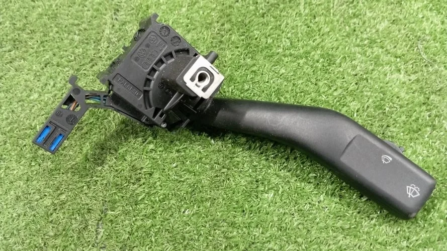 переключатель стеклоочистителей Volkswagen BPY 1K2 Volkswagen Jetta BPY 1K2 1K0953519B