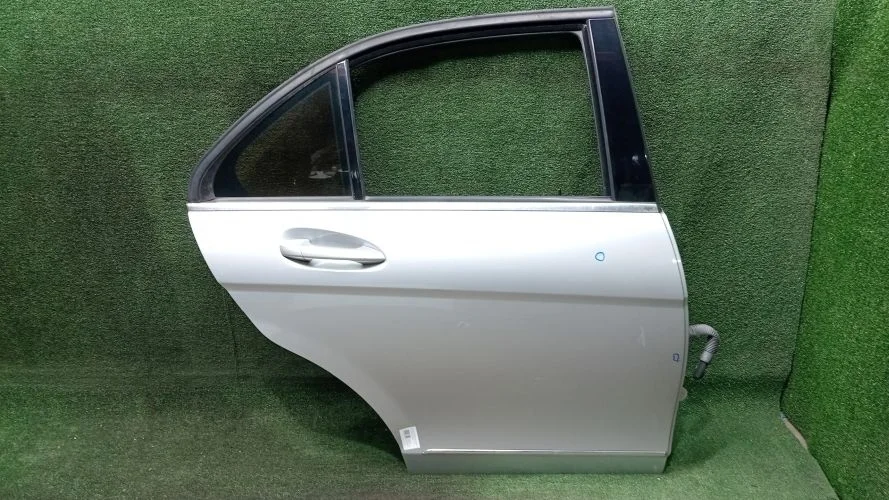 дверь боковая Mercedes-Benz 271860 W204 Mercedes-Benz C-Class 271860 W204 A2047300205,A2047302200