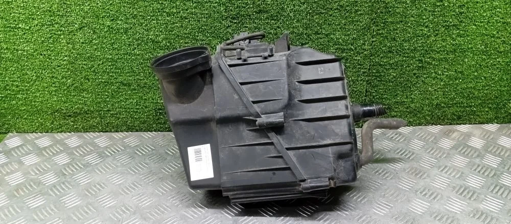 корпус воздушного фильтра Audi BVJ 4E2 Audi A8 BVJ 4E2 079133836A,079133838A