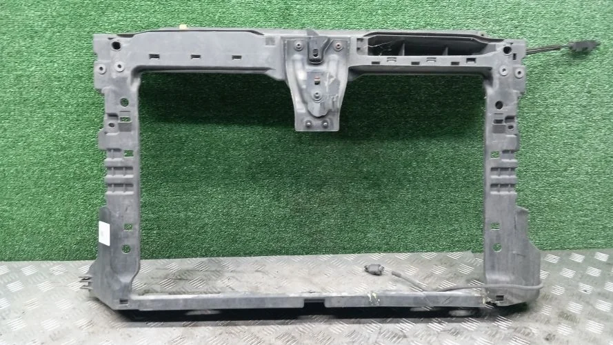 рамка радиатора Volkswagen CAYC,CFF 162 Volkswagen Jetta CAYC,CFF 162 5C6805588D