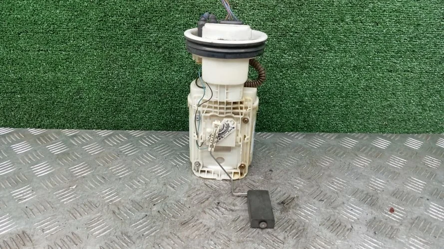 бензонасос Volkswagen AHW 1J1 Volkswagen Golf AHW 1J1 1J0919051H