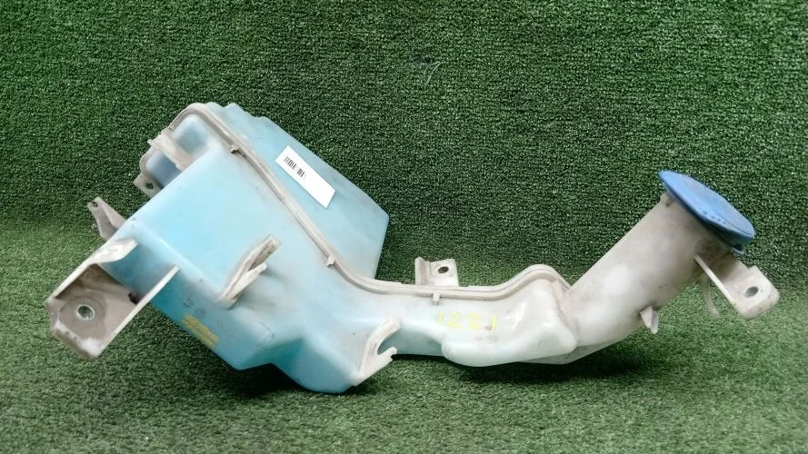 бачок стеклоомывателя Volkswagen CBBB,CBFA,BPY 357,358,B6,3C2 Volkswagen Passat Cc,Passat CBBB,CBFA,BPY 357,358,B6,3C2 3C8955453D,3C8955453G