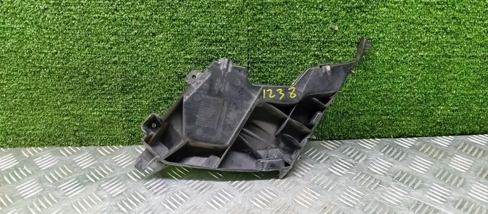 кронштейн крепления бампера Audi CDUD 4MB,4G2,4GA Audi A7 CDUD 4MB,4G2,4GA 4G8807284C