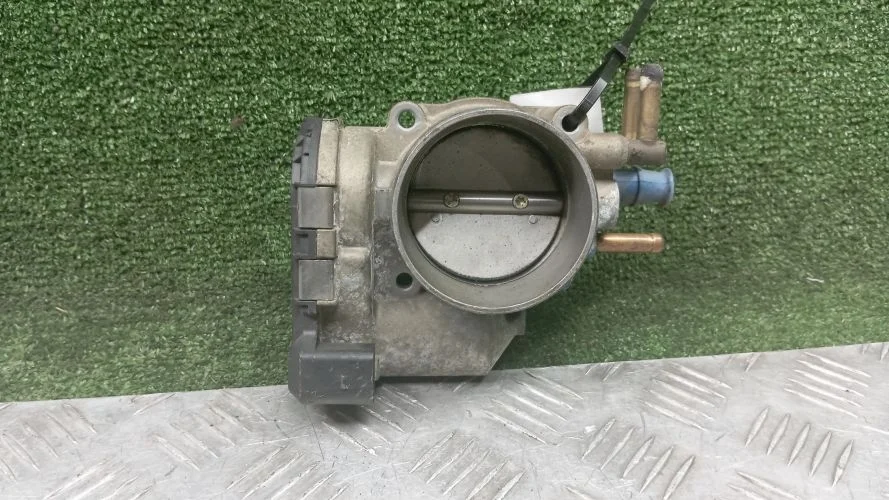 дроссельная заслонка Volkswagen AMX 3B3 Volkswagen Passat AMX 3B3 078133062B