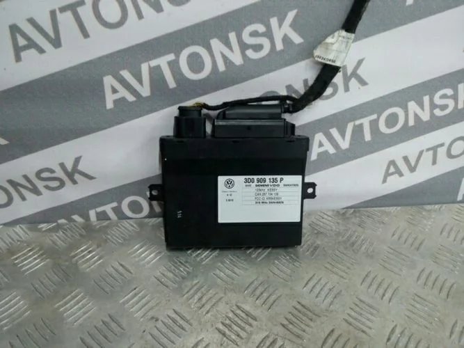 блок управления центральным замком Volkswagen  7LA Volkswagen Touareg  7LA 3D0909135P
