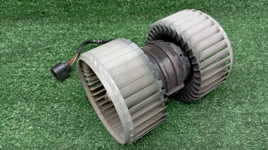 мотор печки Audi BVJ,BSB,BFM 4E2 Audi A8 BVJ,BSB,BFM 4E2 4E0959101A