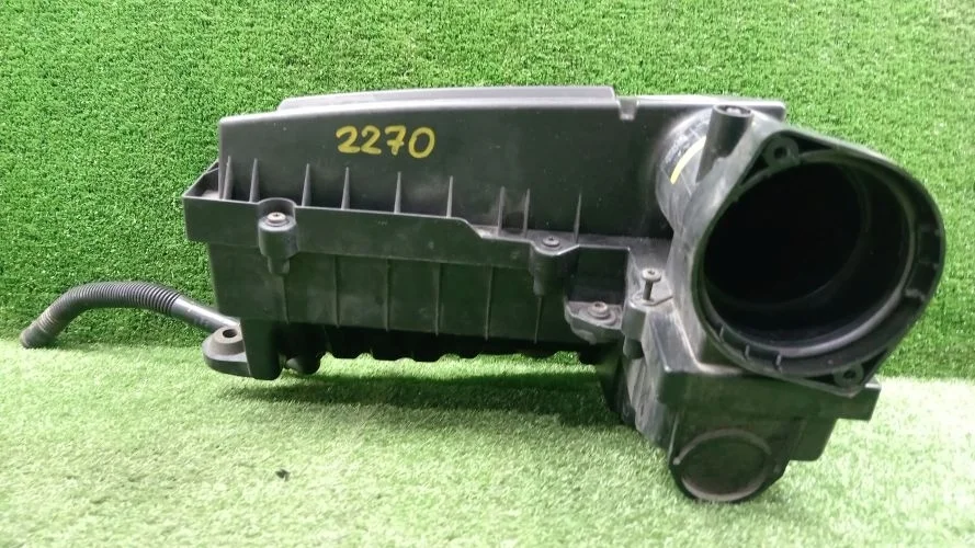 корпус воздушного фильтра Volkswagen CBAB,CFF,CBBB,CFFB 5N1,362,B7,357,JE,A6 Volkswagen Tiguan,Passat,Passat Cc,Jetta CBAB,CFF,CBBB,CFFB 5N1,362,B7,357,JE,A6 3C0129607AS