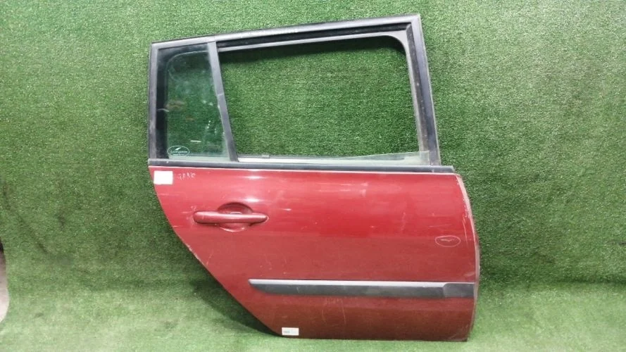 дверь боковая Renault  K4M KM Renault Megane 2 K4M KM 7751475037