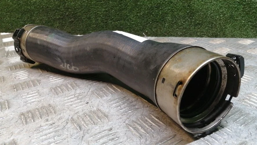 патрубок интеркулера Bmw N47D20C F25 Bmw X3 N47D20C F25 521108A,11618583389,11617810616
