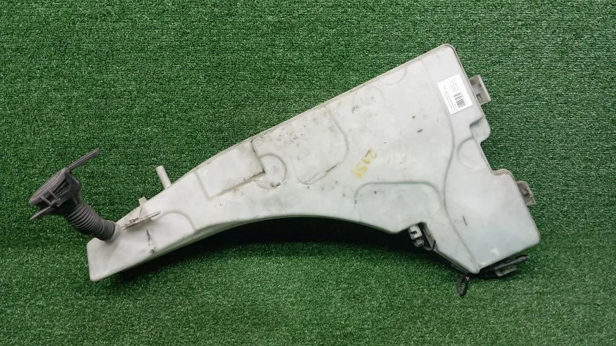 бачок омывателя Bmw N63B44A,306D3,N52B30A,N52B30AF,N57D30A E71,E70,E72 Bmw X6,X5 N63B44A,306D3,N52B30A,N52B30AF,N57D30A E71,E70,E72 7161476,7161465,7190998,7184713,61677191000,61667190999,61677161477