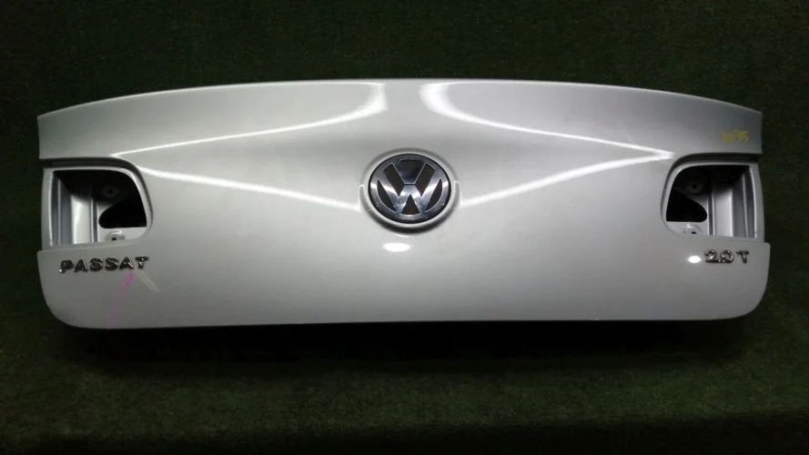 крышка багажника Volkswagen CAXA,BVY,CBAB 3C2,B6,3C Volkswagen Passat CAXA,BVY,CBAB 3C2,B6,3C 3C5827025H
