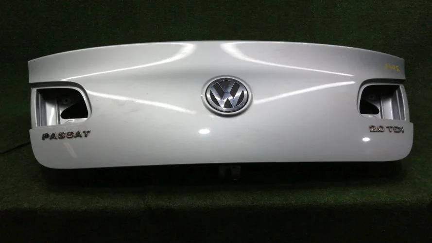 крышка багажника Volkswagen CAXA,BVY,CBAB 3C2,B6,3C Volkswagen Passat CAXA,BVY,CBAB 3C2,B6,3C 3C5827025H