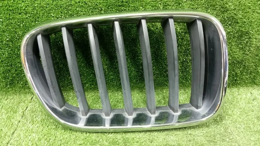 решетка радиатора Bmw N47D20C,B47D20A F25 Bmw X3 N47D20C,B47D20A F25 51117210726,51117338572