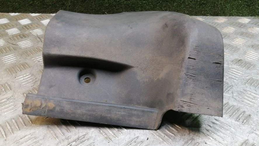 брызговик Volvo D5244T4 CM71 Volvo Xc90 D5244T4 CM71 39812408,31383016