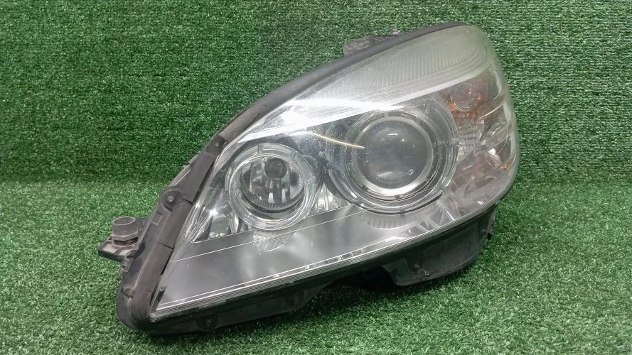 фара Mercedes-Benz 271860 W204 Mercedes-Benz C-Class 271860 W204 A2048202959,A2049062304,A2048208961