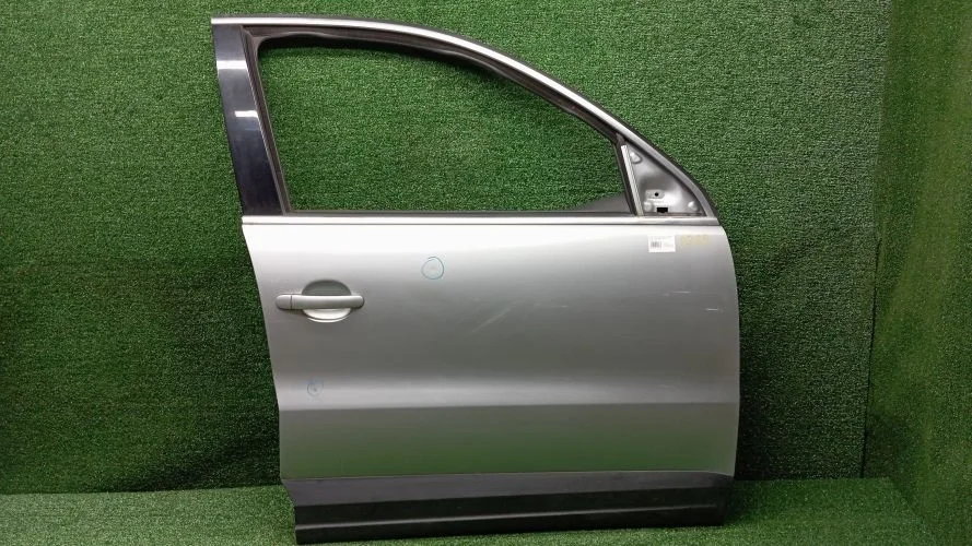 дверь боковая Volkswagen CAVA,CBAB,CFF,CCTA,CFFB 5N1 Volkswagen Tiguan CAVA,CBAB,CFF,CCTA,CFFB 5N1 5N0831056B