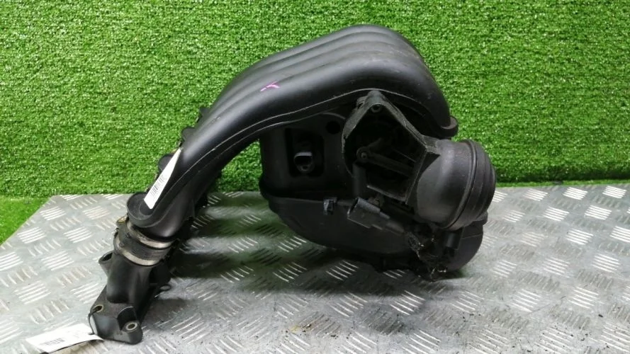 коллектор впускной Audi ALT 8EC Audi A4 ALT 8EC 06B133210BG
